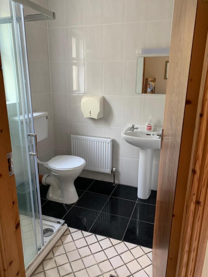Clare'S Rock Self-Catering Accommodation Carron Exteriör bild