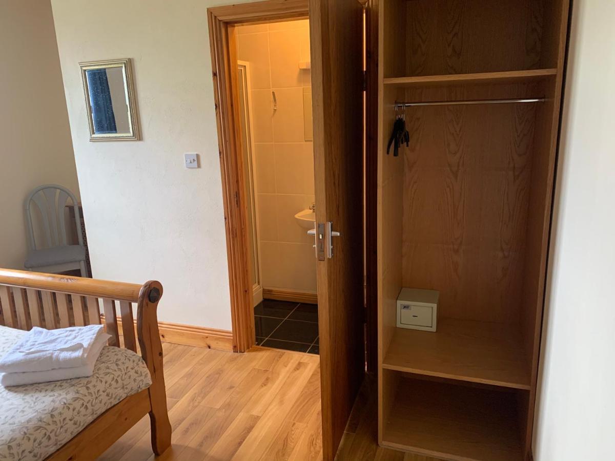 Clare'S Rock Self-Catering Accommodation Carron Exteriör bild
