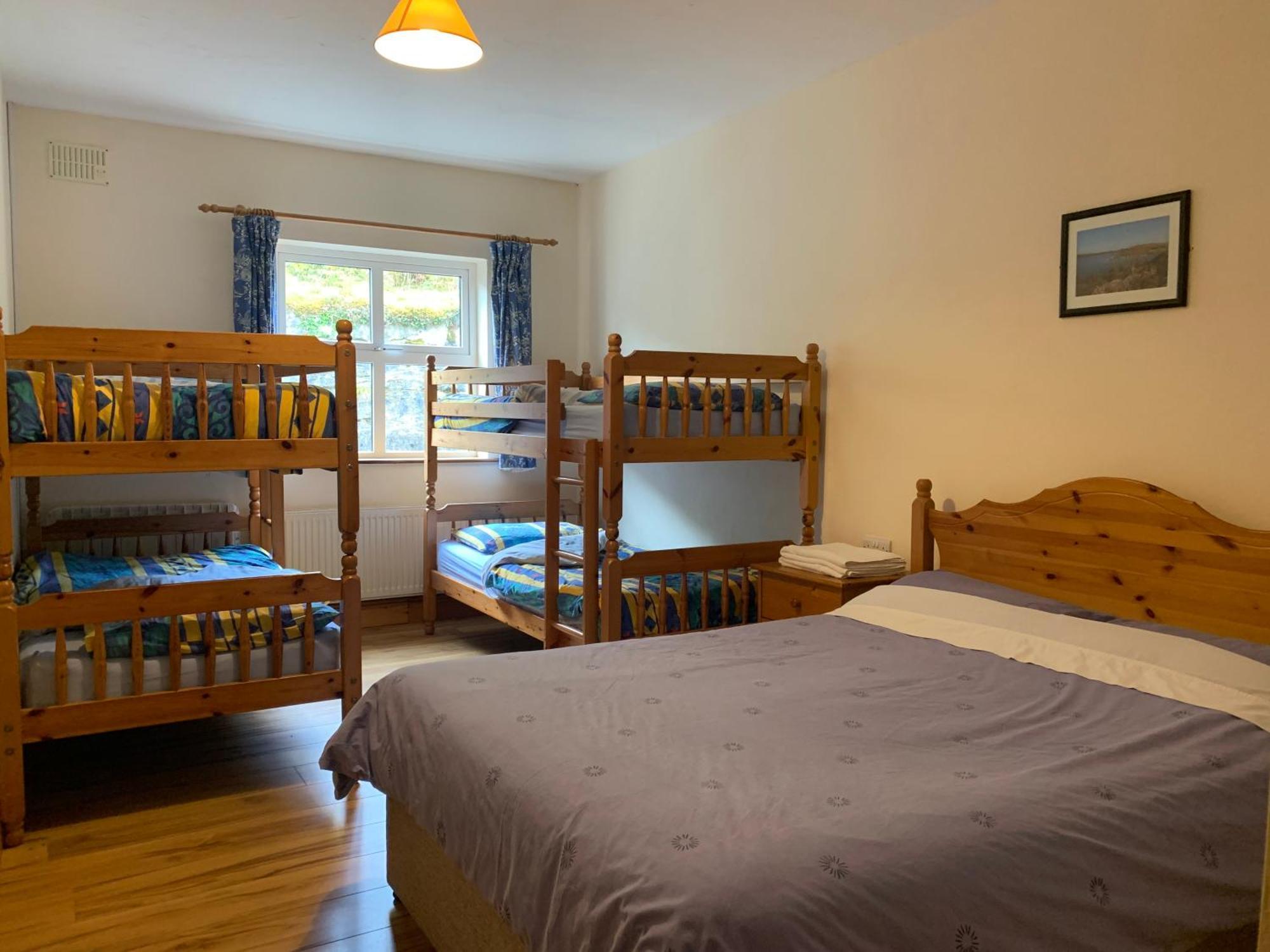 Clare'S Rock Self-Catering Accommodation Carron Exteriör bild